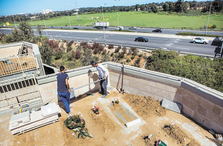 קבורה "באדמה", בקומה השלישית של המבנה, 10 מטרים מעל הקרקע. למות עם נוף לים קבורה "באדמה", בקומה השלישית של המבנה, 10 מטרים מעל הקרקע. למות עם נוף לים