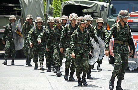 דרמה בתאילנד: הצבא הכריז על ממשל צבאי
