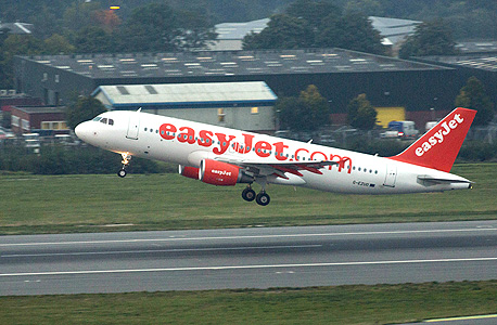 איזי ג'ט טיסות שכר חברת תעופה  