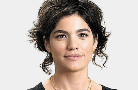 ח"כ תמר זנדברג: "תוכנית השימור של תל אביב נועדה לשמר את ההיסטוריה ובאותה עת לשמור על חיות, אבל כשהבתים לשימור הופכים למגורי יוקרה או מלונות, לב העיר עלול להפוך משכונת מגורים מתפקדת לשמורת טבע לעשירים" ח"כ תמר זנדברג: "תוכנית השימור של תל אביב נועדה לשמר את ההיסטוריה ובאותה עת לשמור על חיות, אבל כשהבתים לשימור הופכים למגורי יוקרה או מלונות, לב העיר עלול להפוך משכונת מגורים מתפקדת לשמורת טבע לעשירים"