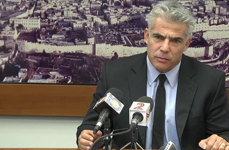 לפיד: "מתווה הפיצויים על נזקים עקיפים ייקבע ביום-יומיים הקרובים"