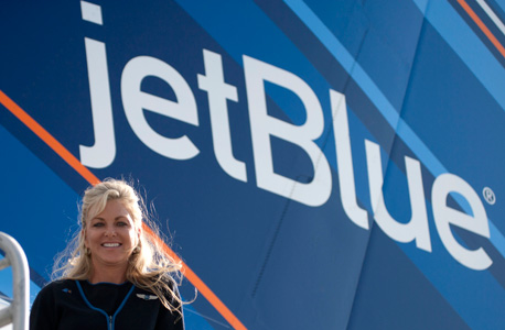 חברות תעופה מפנקות ג'ט בלו איירליינס, צילום: בלומברג