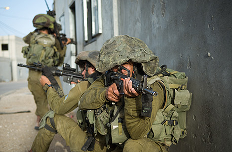 חיילים חיילים
