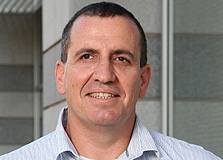 אייל ולדמן למאייר ברוטשילד. "אם יש משהו שדיירי מגדלים לא יכולים לשאת, זה שכנים" אייל ולדמן למאייר ברוטשילד. "אם יש משהו שדיירי מגדלים לא יכולים לשאת, זה שכנים"
