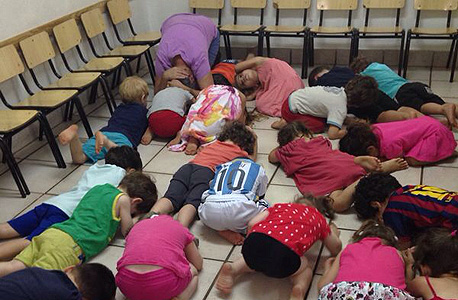 ילדים בדרום בזמן אזעקה ילדים בדרום בזמן אזעקה