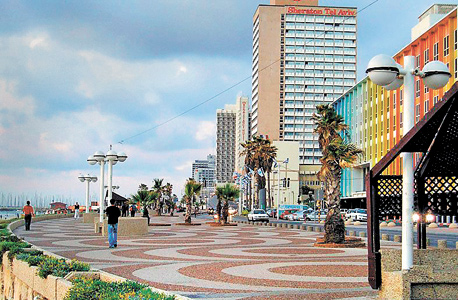 קטע הטיילת המדובר באזור פרישמן. עלות פרויקט השיפוץ: 150 מיליון שקל קטע הטיילת המדובר באזור פרישמן. עלות פרויקט השיפוץ: 150 מיליון שקל