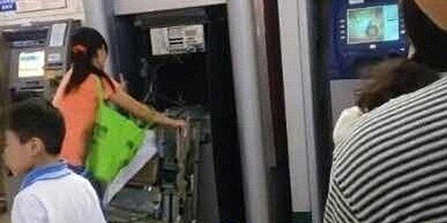 נתונים מעורבים בסין: האטה בייצור, עלייה במכירות הקמעונאיות