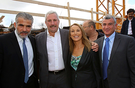 מימין: עוזי לוי, דפנה הרלב, דורון אביב ויאיר לפיד בטקס מימין: עוזי לוי, דפנה הרלב, דורון אביב ויאיר לפיד בטקס