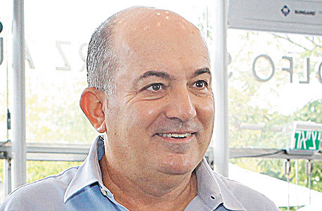 שלמה נחמה. עשוי להצטרף שלמה נחמה. עשוי להצטרף