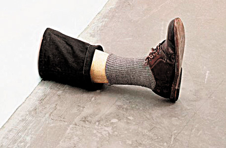 Untitled Leg. רוברט גובר Untitled Leg. רוברט גובר