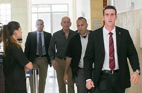אהוד אולמרט היום בבית המשפט המחוזי בירושלים אהוד אולמרט היום בבית המשפט המחוזי בירושלים