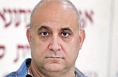 אבנר בין סניור, יו"ר ועד תרכובות הברום. "אם ההנהלה חושבת שמשא ומתן זה שהם אומרים מה התנאים ואנחנו אומרים כן אז יש להם טעות" אבנר בין סניור, יו"ר ועד תרכובות הברום. "אם ההנהלה חושבת שמשא ומתן זה שהם אומרים מה התנאים ואנחנו אומרים כן אז יש להם טעות"