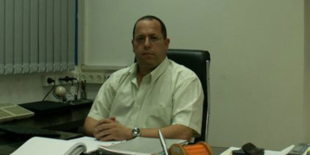 מחזיקי סינרג'י פועלים להשתלטות על החברה