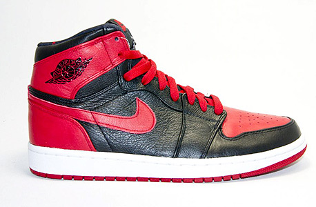 הנעליים הכי רווחיות, מקום 3 - (Jordan 1 OG Bred (1985 הושקו ב־1985 ב־65 דולר, השנה נמכרו 29 זוגות ב־1,025 דולר בממוצע לחדשות ו־462 דולר למשומשות הנעליים הכי רווחיות, מקום 3 - (Jordan 1 OG Bred (1985 הושקו ב־1985 ב־65 דולר, השנה נמכרו 29 זוגות ב־1,025 דולר בממוצע לחדשות ו־462 דולר למשומשות
