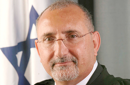 סגן נשיא המחוזי ת”א, השופט שאול שוחט. ציין כי השכר השעתי שנפסק בשלום, 350 שקל, “נמוך משמעותית מהתעריף לעורך דין בעל ותק וניסיון” סגן נשיא המחוזי ת”א, השופט שאול שוחט. ציין כי השכר השעתי שנפסק בשלום, 350 שקל, “נמוך משמעותית מהתעריף לעורך דין בעל ותק וניסיון”