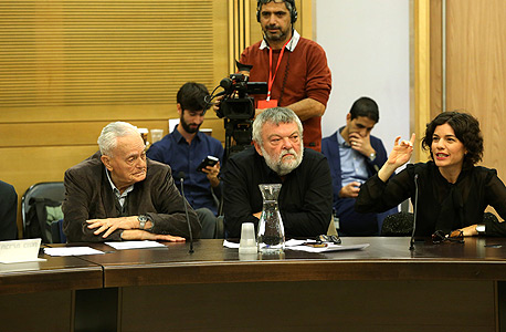 מימין: ח"כ תמר זנדברג, ח"כ אילן גילאון וגדעון בן ישראל ז"ל בדיון בכנסת מימין: ח"כ תמר זנדברג, ח"כ אילן גילאון וגדעון בן ישראל ז"ל בדיון בכנסת
