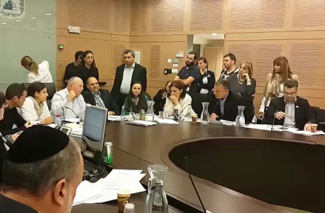 דיון בוועדת הכספים בהעברות. ועדת הבחירות ביטלה את ההעברה לברקן דיון בוועדת הכספים בהעברות. ועדת הבחירות ביטלה את ההעברה לברקן