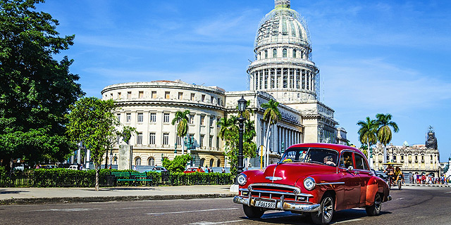 ממשיכים לנרמל את היחסים: ממחר - אמריקאים יוכלו לטוס לקובה