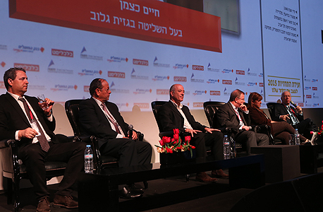 פאנל בכירי המשק: (מימין) חיים כצמן, ליאורה עופר, דודי ויסמן, ליאור רייטבלט, ד"ר אהוד שפירא ואלי אלעזרא פאנל בכירי המשק: (מימין) חיים כצמן, ליאורה עופר, דודי ויסמן, ליאור רייטבלט, ד"ר אהוד שפירא ואלי אלעזרא