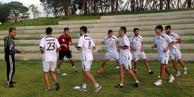 פיפ&quot;א רוצה ששחקני כדורגל פלסטינים ינועו יותר בחופשיות