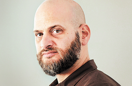 אורי גרשוני: "המסע קרה בתקופה בה דובר על מות הצילום. רציתי למצוא תקווה להמשיך לצלם" אורי גרשוני: "המסע קרה בתקופה בה דובר על מות הצילום. רציתי למצוא תקווה להמשיך לצלם"