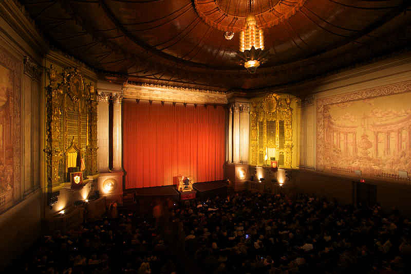Castro Theater, הכל נעשה פה בגדול Castro Theater, הכל נעשה פה בגדול