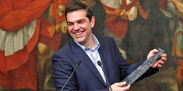 ראש ממשלת יוון: &quot;ניצחנו בקרב, אבל לא במלחמה&quot;