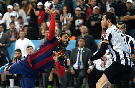 "משחק הלחץ המפורסם של ברצלונה ומשחק המסירות המתקדם על רחבת היריב הגיע מהכדוריד"
