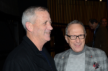 מוסף שבועי 26.2.15 הון אנושי מימין סמי סגול ו רא"ל במיל' בני גנץ 