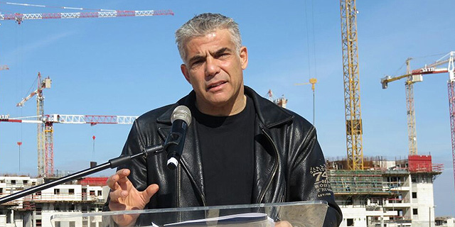 לפיד: "אין איזה טריק ששולפים מהשרוול ומוריד את מחירי הדיור"