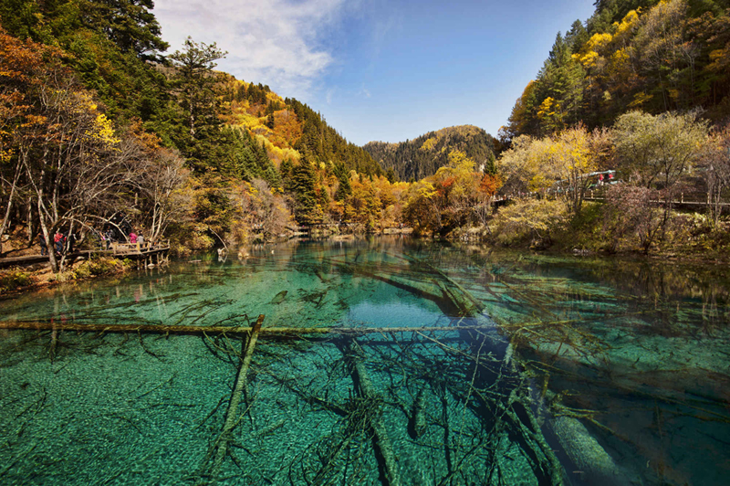 עמק Jiuzhaigou. רסיסי מראה עמק Jiuzhaigou. רסיסי מראה