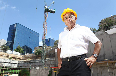 סמי מצלאוי. מדמי ניהול חודשיים של 227 אלף שקל לשכר חודשי של 83 אלף שקל סמי מצלאוי. מדמי ניהול חודשיים של 227 אלף שקל לשכר חודשי של 83 אלף שקל