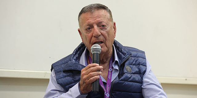שטראוס: "במקום פרופר לא הייתי מוכר את אסם לחו"ל"