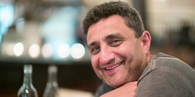 מנהל פייסבוק מסנג'ר לא מודאג מווטסאפ וחושב שהבוטים כאן כדי להישאר