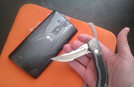 סלולרי על הסכין, צילום: ניצן סדן