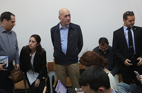 אהוד אולמרט הבוקר בביהמ"ש לפני הקראת הכרעת הדין אהוד אולמרט הבוקר בביהמ"ש לפני הקראת הכרעת הדין