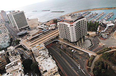 המרחב הפיזי משקף את יחסי הכוח של החברה המרחב הפיזי משקף את יחסי הכוח של החברה