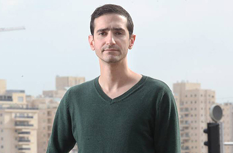 יוני בן־בשט, סטודנט באונ' חיפה: לא מכשירים את השטח שיהיה יצירתי. הבוגרים נכנסים למשרדי האוצר והכלכלה אחרי שחונכו על פרדיגמה אחת בלבד" יוני בן־בשט, סטודנט באונ' חיפה: לא מכשירים את השטח שיהיה יצירתי. הבוגרים נכנסים למשרדי האוצר והכלכלה אחרי שחונכו על פרדיגמה אחת בלבד"