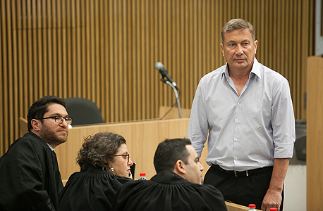 נוחי דנקנר. האש כוונה כלפי הדירקטורים נוחי דנקנר. האש כוונה כלפי הדירקטורים