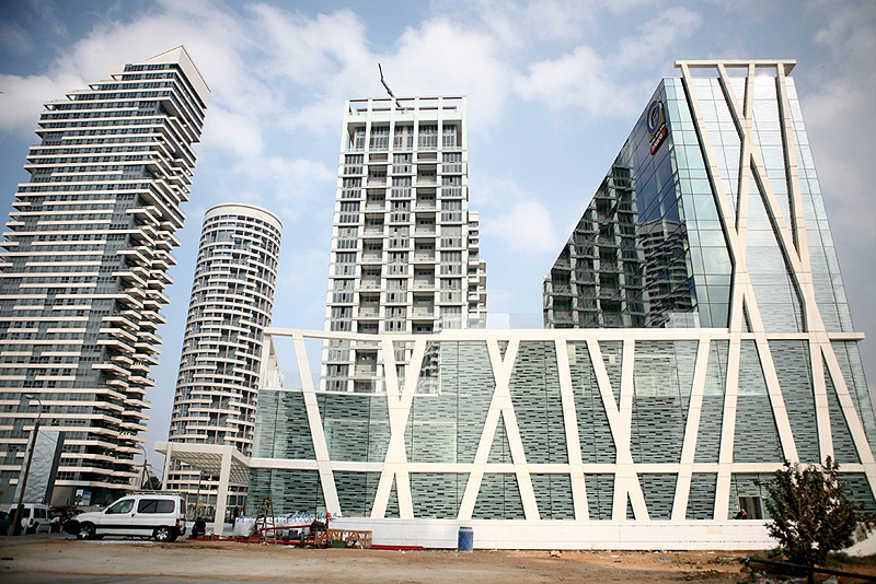 שכונת פארק צמרת בתל אביב. 8 מיליון שקל לדירת דירת 4.5 חדרים בקומה 15 