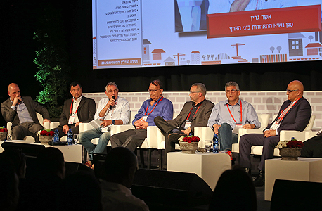 מימין: עוזי יצחקי, אבי פנטורין, דני לאובר, סימון אלפסי, אשר גרין, אבי ברגר וירון קסטנבאום מימין: עוזי יצחקי, אבי פנטורין, דני לאובר, סימון אלפסי, אשר גרין, אבי ברגר וירון קסטנבאום