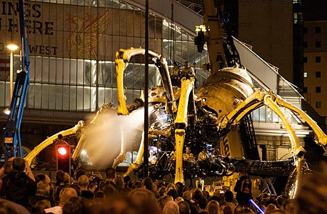 העכביש של La Machine משוטט בליברפול העכביש של La Machine משוטט בליברפול