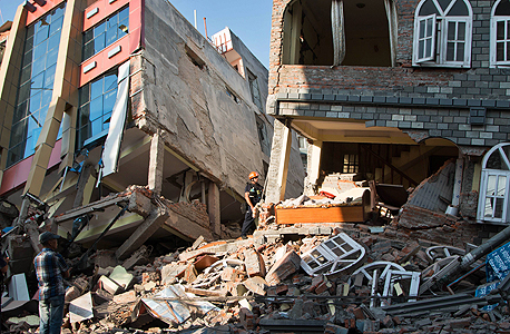 רעידת אדמה שנייה ב נפאל קטמנדו , צילום: איי פי