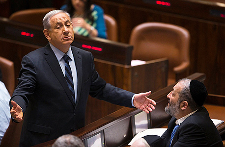 משמאל בנימין נתניהו ו אריה דרעי, צילום: רויטרס