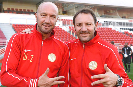 סטפנו קוזין (מימין) עם וולטר זנגה. "הכדורגל האיטלקי הוא אוטוריטה טקטית"