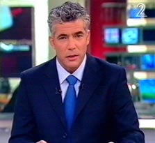 על יאיר לפיד: "אני באמת לא מכיר אותו, אבל נראה שהוא לא בא להעניק אלא בא לקחת. אני לא רוצה בהנהגה אדם לא שבע. חסר לו כבוד, מזכירה, נהג. אבל כל זה לא היה מפריע לי אם הוא היה אומר משהו" על יאיר לפיד: "אני באמת לא מכיר אותו, אבל נראה שהוא לא בא להעניק אלא בא לקחת. אני לא רוצה בהנהגה אדם לא שבע. חסר לו כבוד, מזכירה, נהג. אבל כל זה לא היה מפריע לי אם הוא היה אומר משהו"