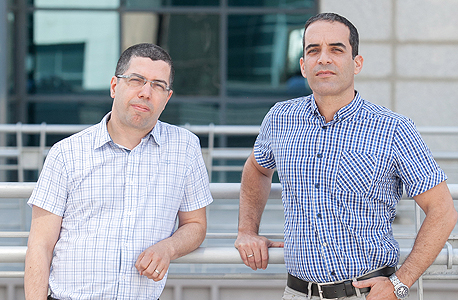 מימין: קובי סמוברסקי ואריק קליינשטיין מימין: קובי סמוברסקי ואריק קליינשטיין