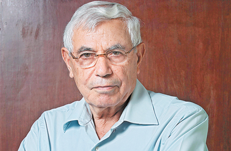 רוזן. "באו יזמים והקימו את מאגר תמר. אותם יזמים קיבלו היתר לקדוח מאגרים אחרים, ואולי היו צריכים לקבוע תנאים אחרים, אבל המדינה לא אמרה דבר" רוזן. "באו יזמים והקימו את מאגר תמר. אותם יזמים קיבלו היתר לקדוח מאגרים אחרים, ואולי היו צריכים לקבוע תנאים אחרים, אבל המדינה לא אמרה דבר"