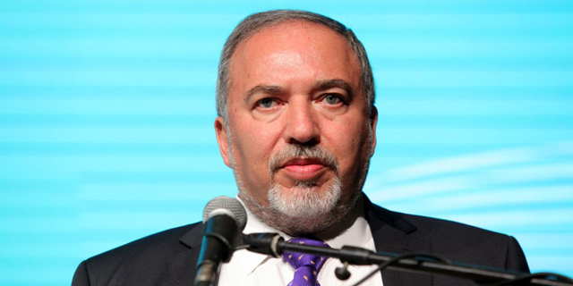 האם הקואליציה תוקעת חוק של ליברמן בגלל מתווה הגז?