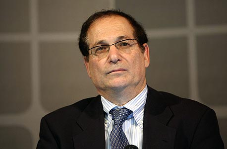 יוני טל, מנהל אגף השקעות ומשנה למנכ"ל מנורה יוני טל, מנהל אגף השקעות ומשנה למנכ"ל מנורה